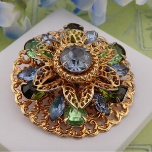 Vintage Blue Green Layered Rhinestone Spinning Center Gold Tone Pin Brooch